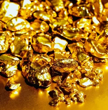 Vàng tạm thời bị giới hạn bởi mức 2.040USD/oz, tâm điểm thị trường tuần tới sẽ là dữ liệu PCE của Hoa Kỳ