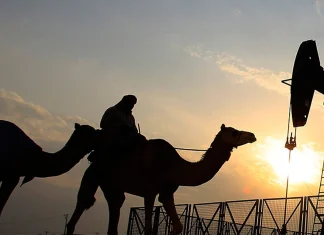 Dầu thô tăng vọt và tiếp tục đà tăng giá phá vỡ cấu trúc giảm kỹ thuật, được hỗ trợ bởi rủi ro tại Trung Đông tiếp tục leo thang