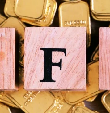 Vàng giảm điều chỉnh và nhanh chóng phục hồi, áp sát mức kỹ thuật quan trọng trong ngày dữ liệu NFP công bố