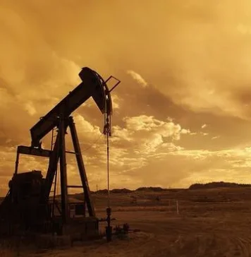 Dầu thô phục hồi nhẹ, nhưng đà tăng vẫn còn gặp nhiều hạn chế bởi sự bất ổn sản lượng của Ả Rập, các cuộc đàm phán thuế quan giữa Hoa Kỳ