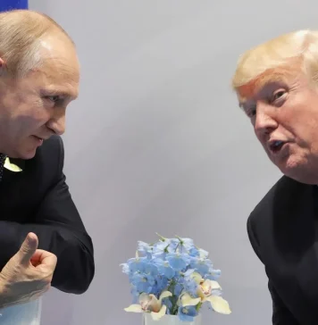 Giá vàng giảm 1.79% trong tuần qua, mặc dù Trump và Putin chưa đạt được thoả thuận về vấn đề quan trọng, tâm điểm tuần tới hướng đến Hội nghị Jackson Hole