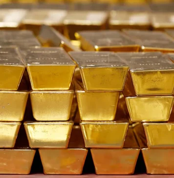 Giá vàng từng mất hơn 100 USD sau đó phục hồi, thị trường không thiếu xu hướng, mà đang thiếu lý do để tiếp tục tăng