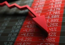 Vàng bật tăng mạnh khi Washington rung chuyển, thị trường đang phản ứng với thuế quan hay rủi ro chiến tranh?