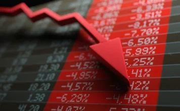 Vàng bật tăng mạnh khi Washington rung chuyển, thị trường đang phản ứng với thuế quan hay rủi ro chiến tranh?