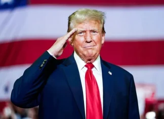 Các tàu sân bay của Trump, con bài mặc cả của Iran và vàng nơi trú ẩn trong một thế bế tắc không ai có thể thắng