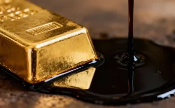 Vàng phục hồi mong manh, ngừng bắn hạ nhiệt rủi ro, nhưng xu hướng vẫn bị kìm bởi lãi suất