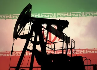 Giá dầu giảm vì kỳ vọng hòa đàm, nhưng rủi ro Hormuz vẫn giữ thị trường trong trạng thái mong manh