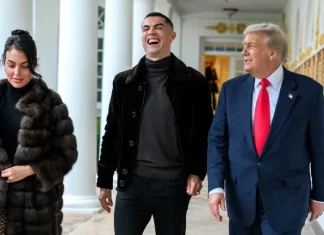 Trump nói Iran đang tìm cách đàm phán, tín hiệu ngoại giao giữa lúc chiến tranh leo thang