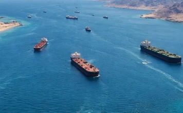 Một cuộc tấn công ở eo biển Hormuz đã khiến vàng đảo chiều mạnh như thế nào?
