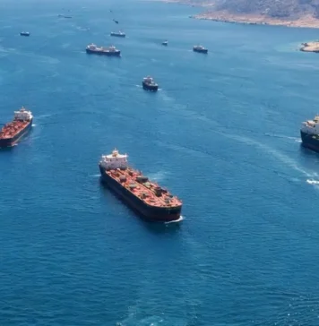 Một cuộc tấn công ở eo biển Hormuz đã khiến vàng đảo chiều mạnh như thế nào?