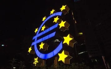ECB tăng lãi suất lần đầu sau ba năm, nhưng thị trường vẫn lạnh nhạt