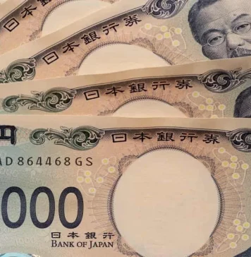 Đồng yên lao dốc, lạm phát bào mòn niềm tin, Chính phủ Nhật Bản đối mặt phép thử lớn nhất kể từ khi lên nắm quyền